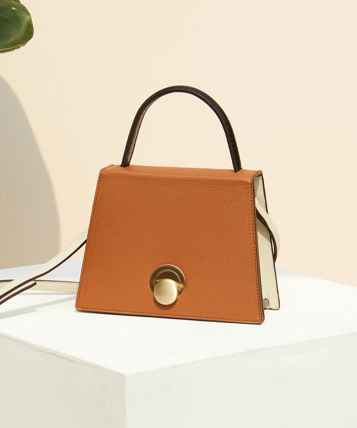 앤오즈(ANODDS) LOMEL MINI leather handle crossbody shoulder bag