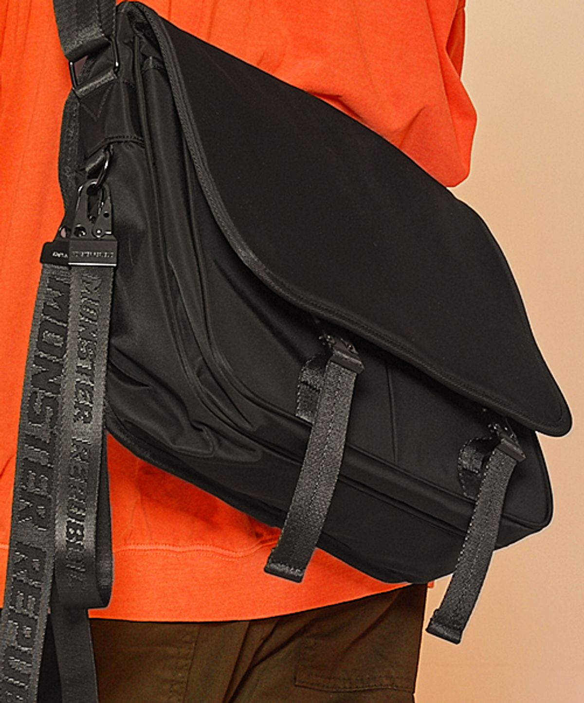 몬스터리퍼블릭(MONSTER REPUBLIC) R.TWIN CROSS BAG / BLACK