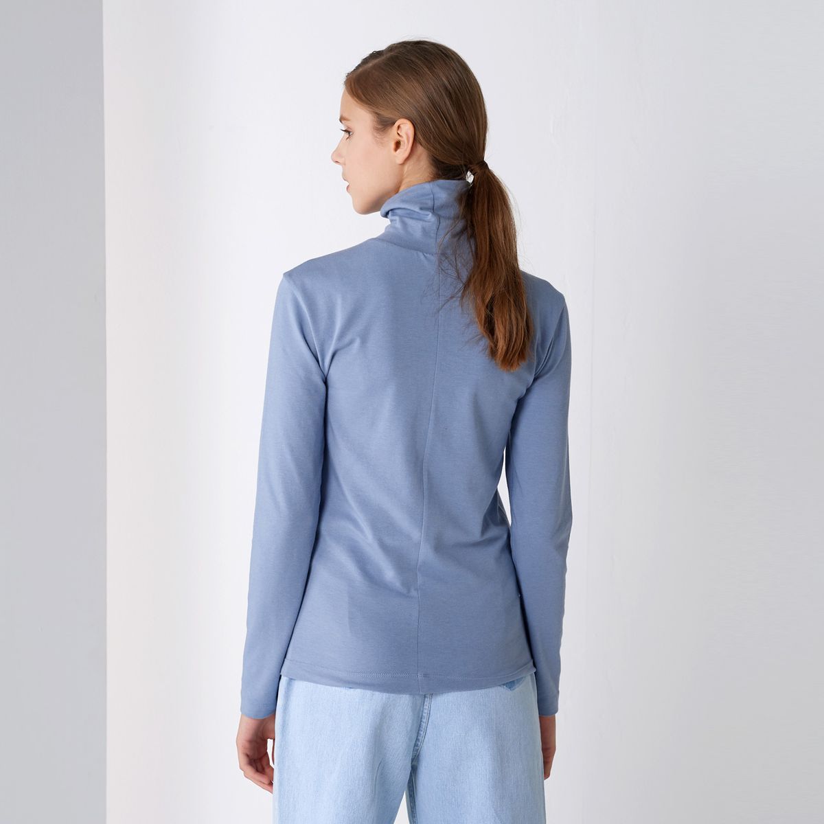 핀블랙(PINBLACK) BASIC LETTERING TURTLE-NECK BLUE