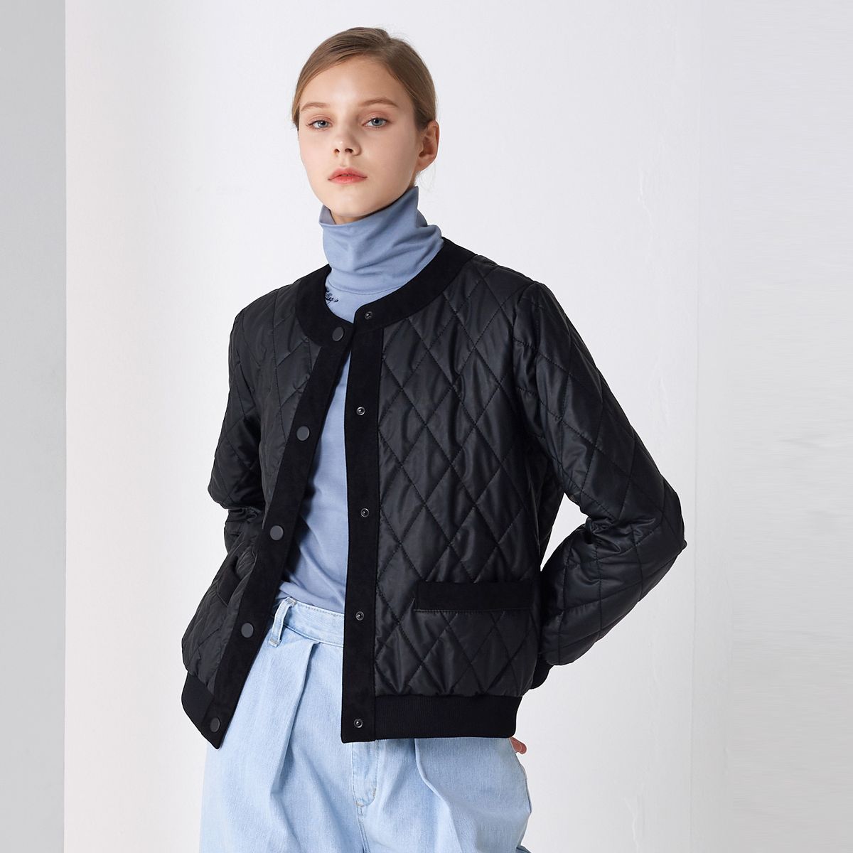 핀블랙(PINBLACK) BASIC LETTERING TURTLE-NECK BLUE