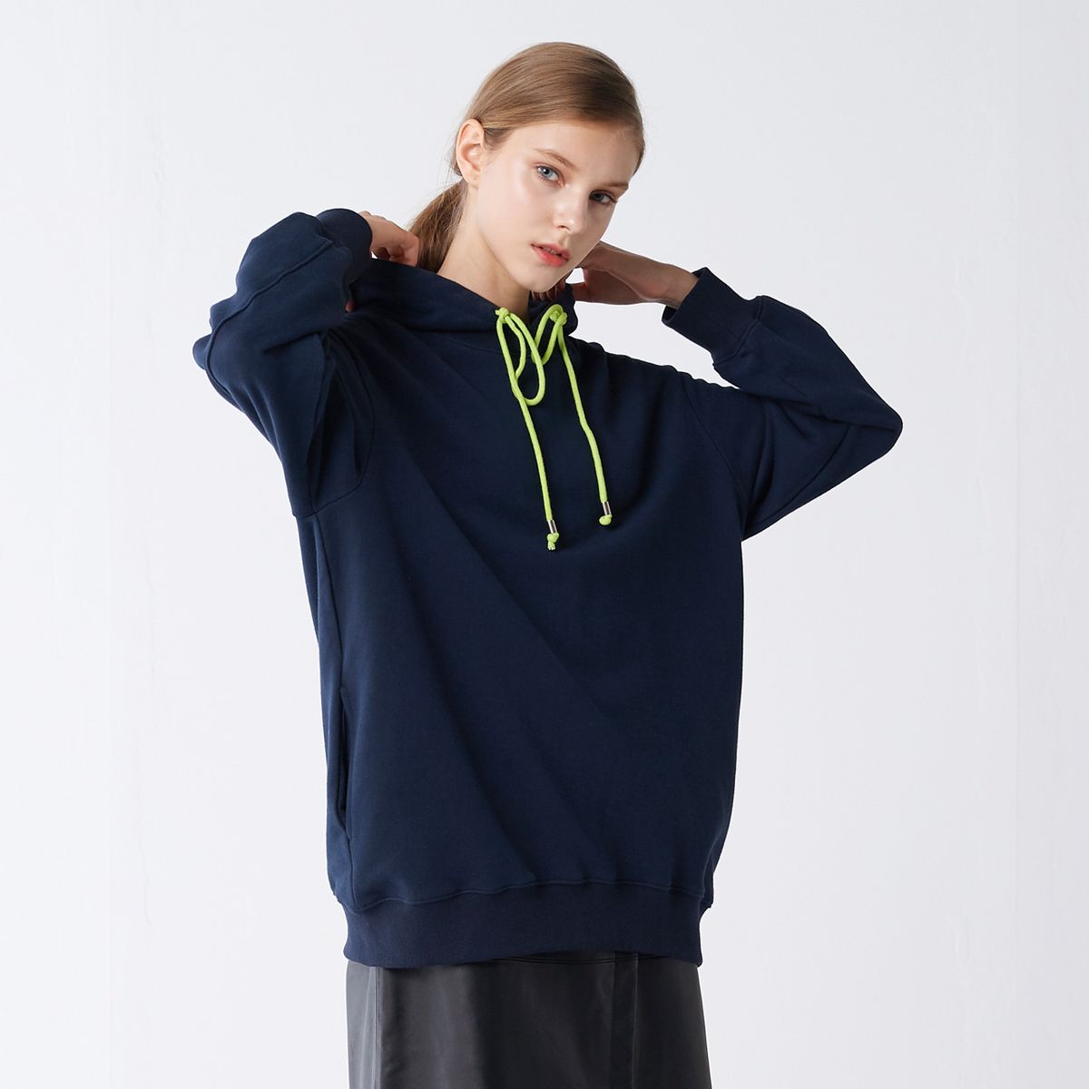 핀블랙(PINBLACK) COCOON HOOD T-SHIRTS NAVY