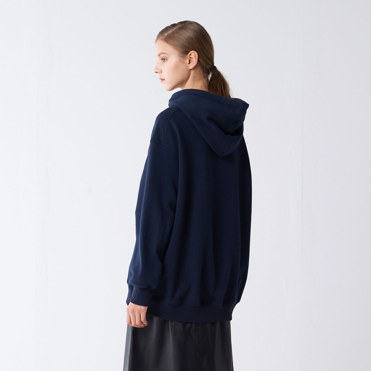 핀블랙(PINBLACK) COCOON HOOD T-SHIRTS NAVY