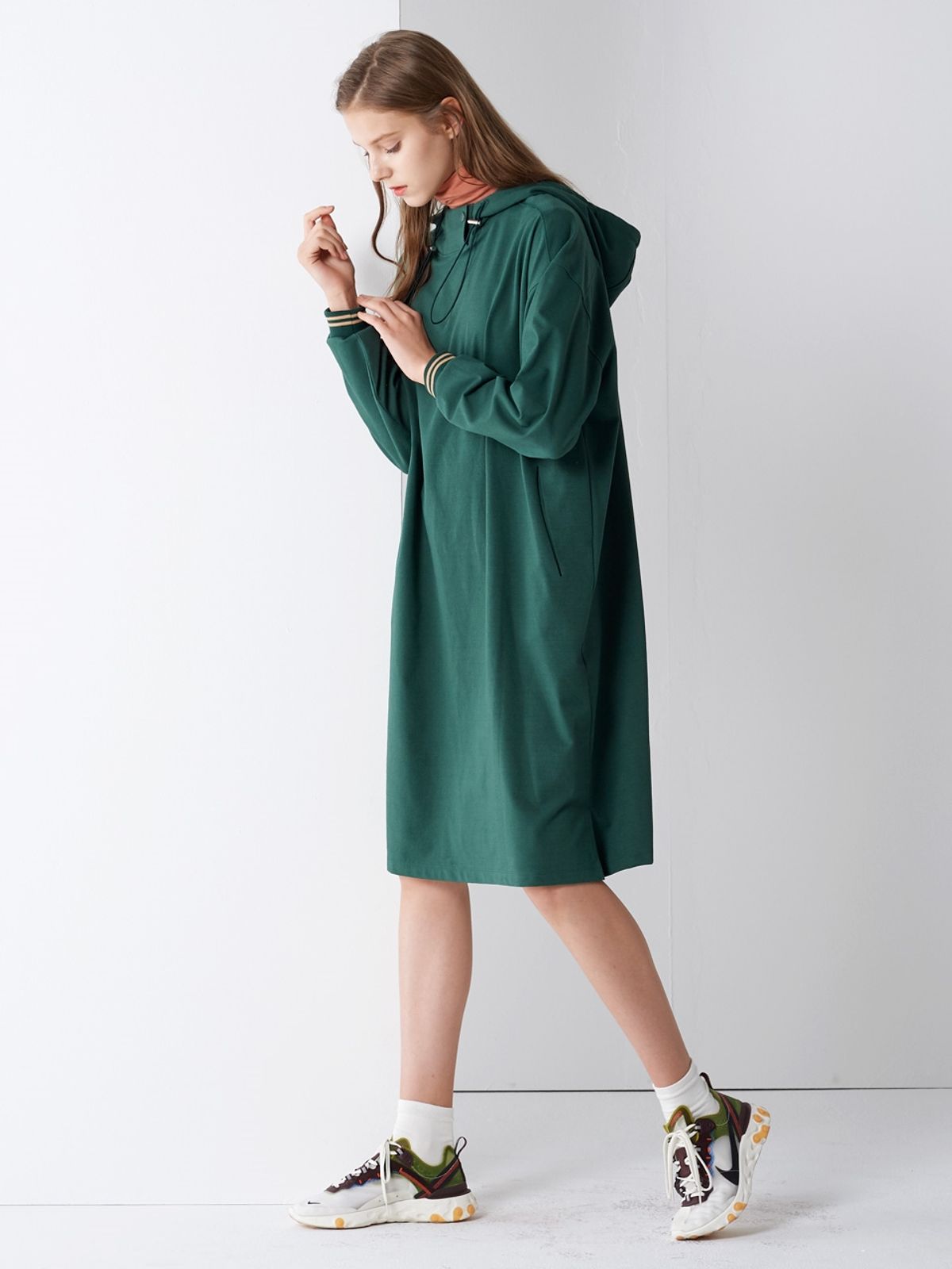 핀블랙(PINBLACK) BAR-CODE LONG HOOD ONE-PIECE GREEN