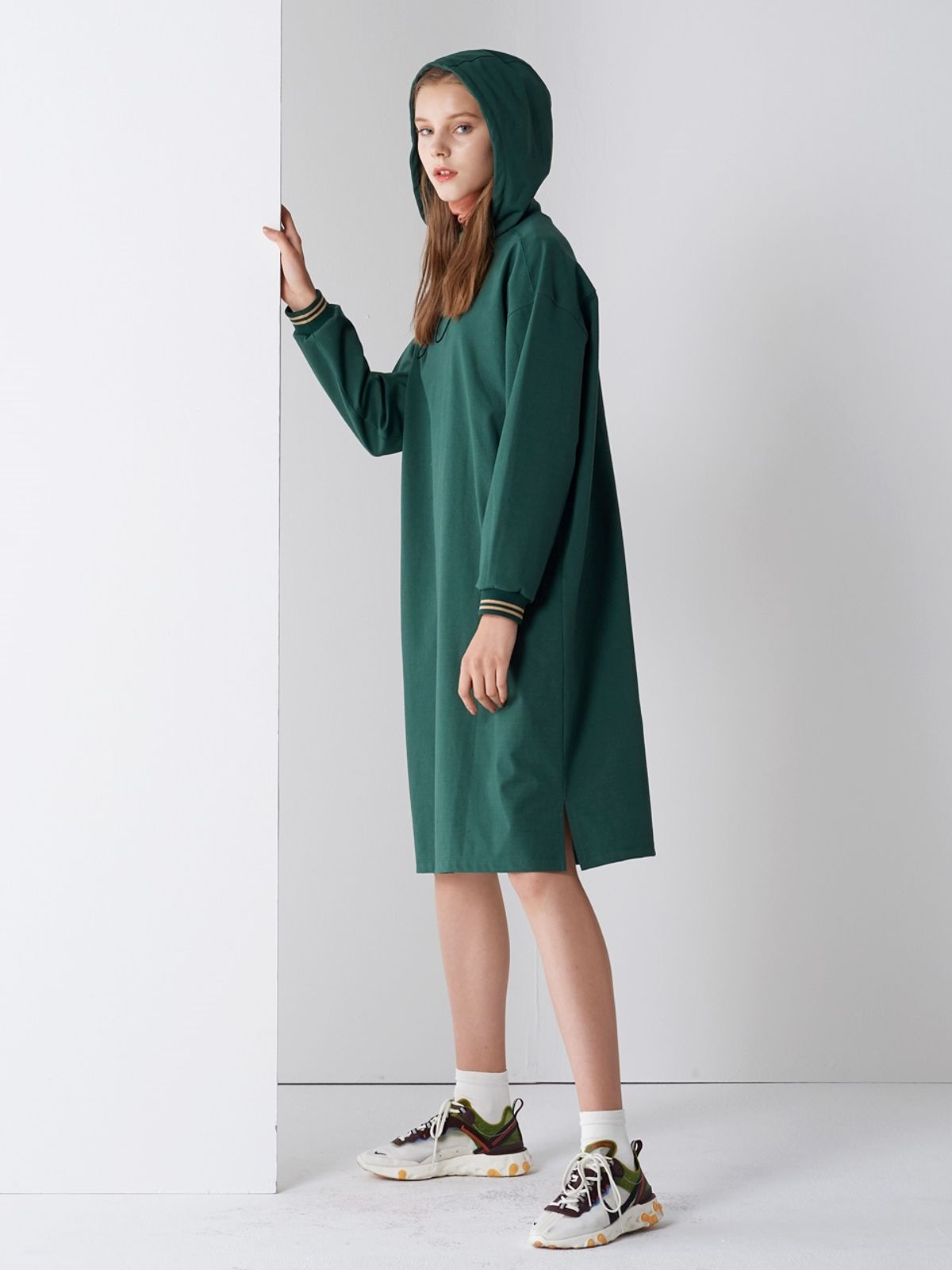 핀블랙(PINBLACK) BAR-CODE LONG HOOD ONE-PIECE GREEN