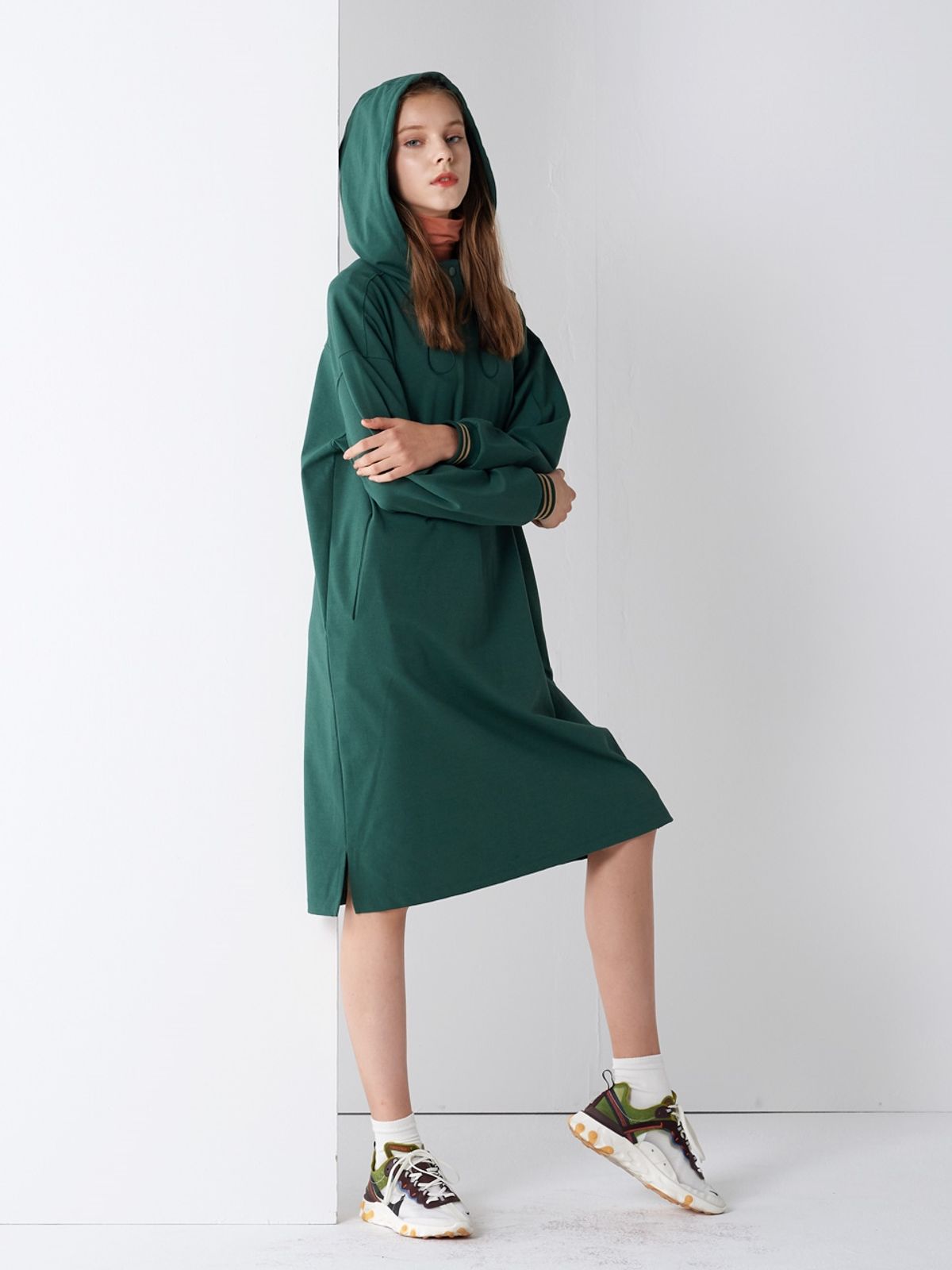 핀블랙(PINBLACK) BAR-CODE LONG HOOD ONE-PIECE GREEN