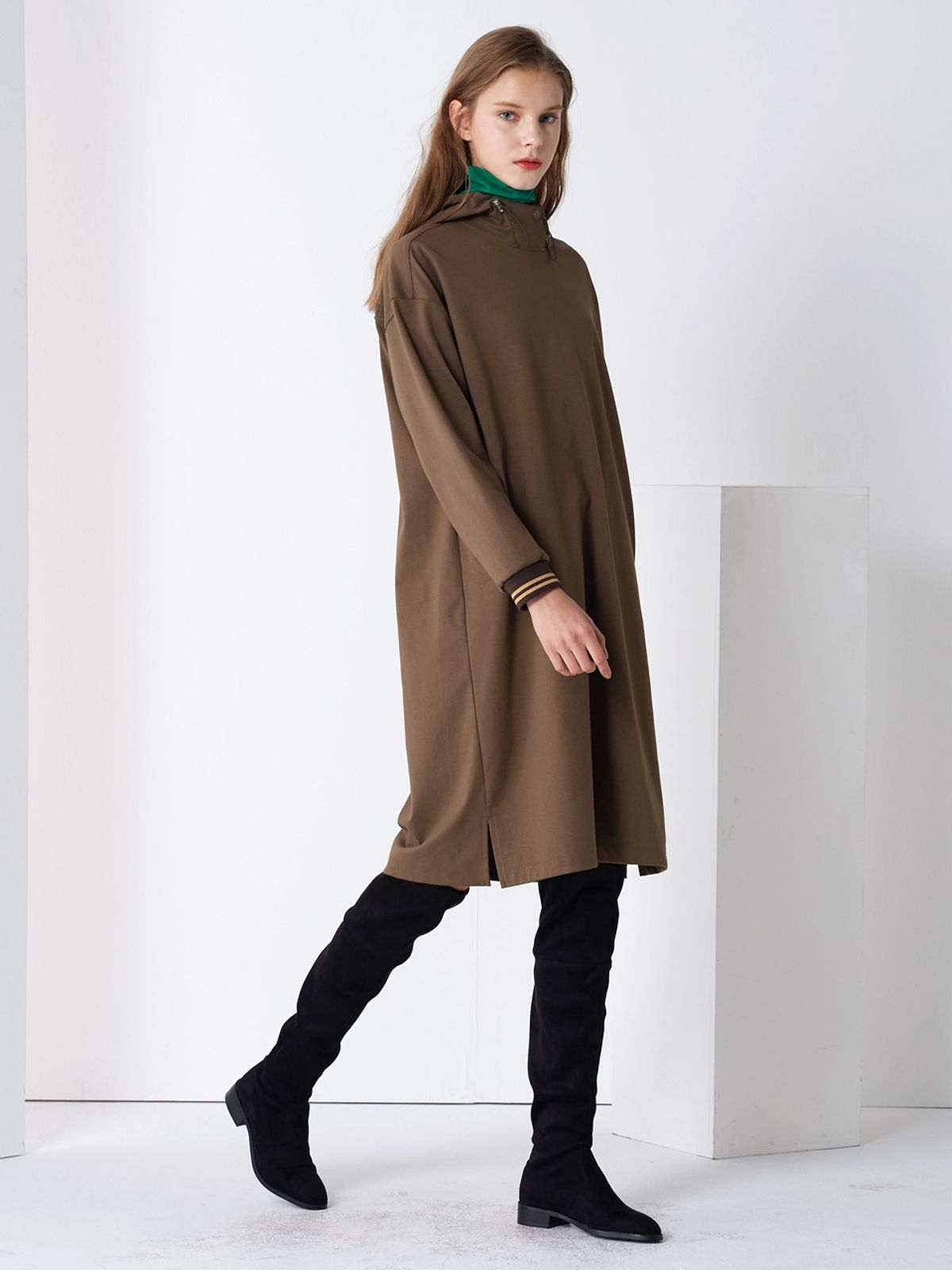 핀블랙(PINBLACK) BAR-CODE LONG HOOD ONE-PIECE BROWN