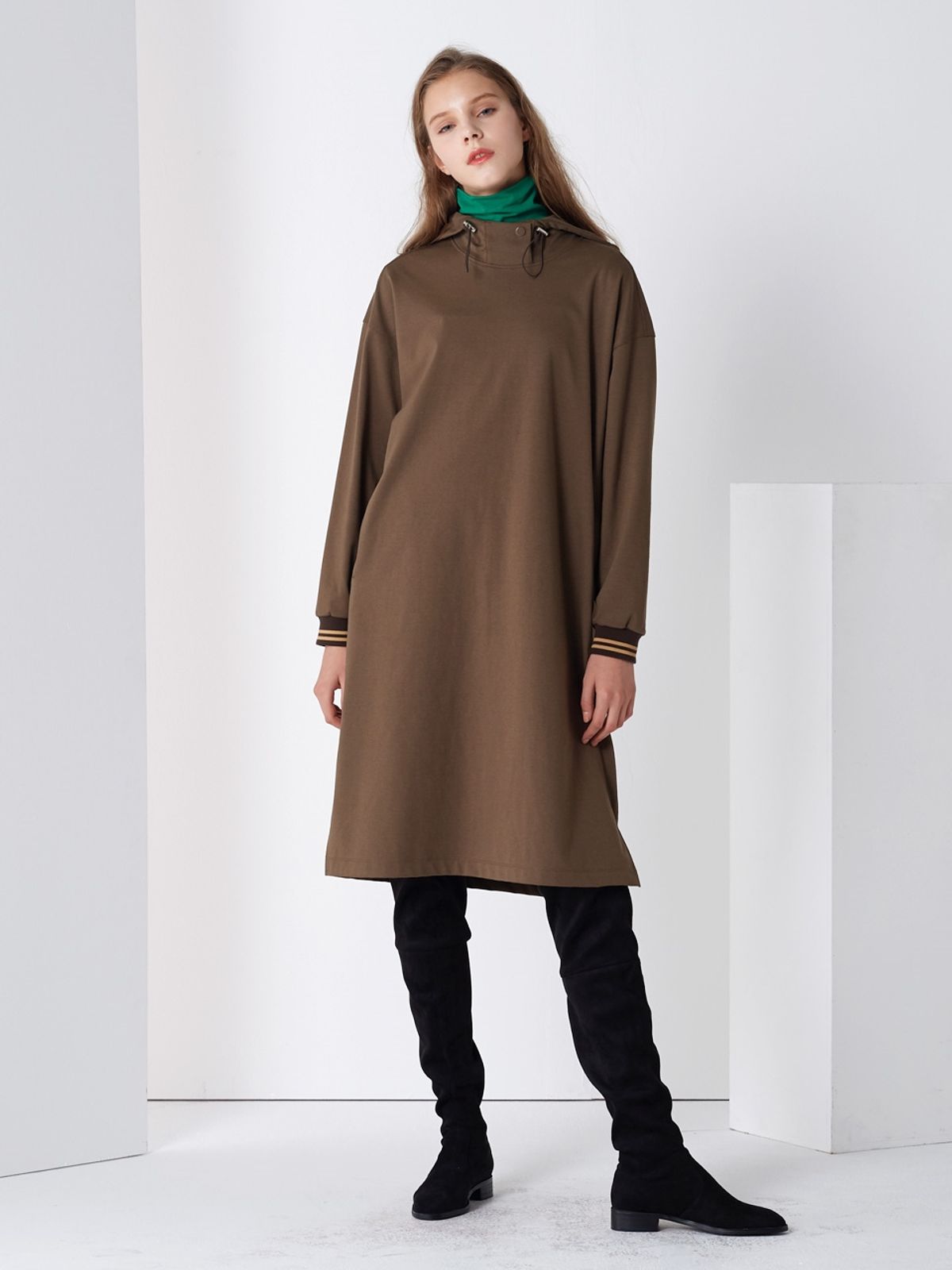 핀블랙(PINBLACK) BAR-CODE LONG HOOD ONE-PIECE BROWN