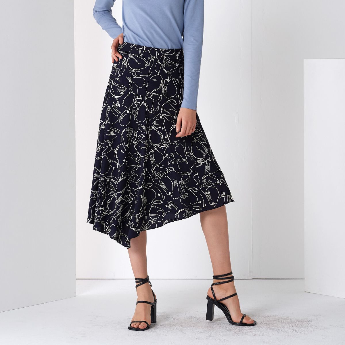 핀블랙(PINBLACK) PRINT FLUID SKIRT NAVY