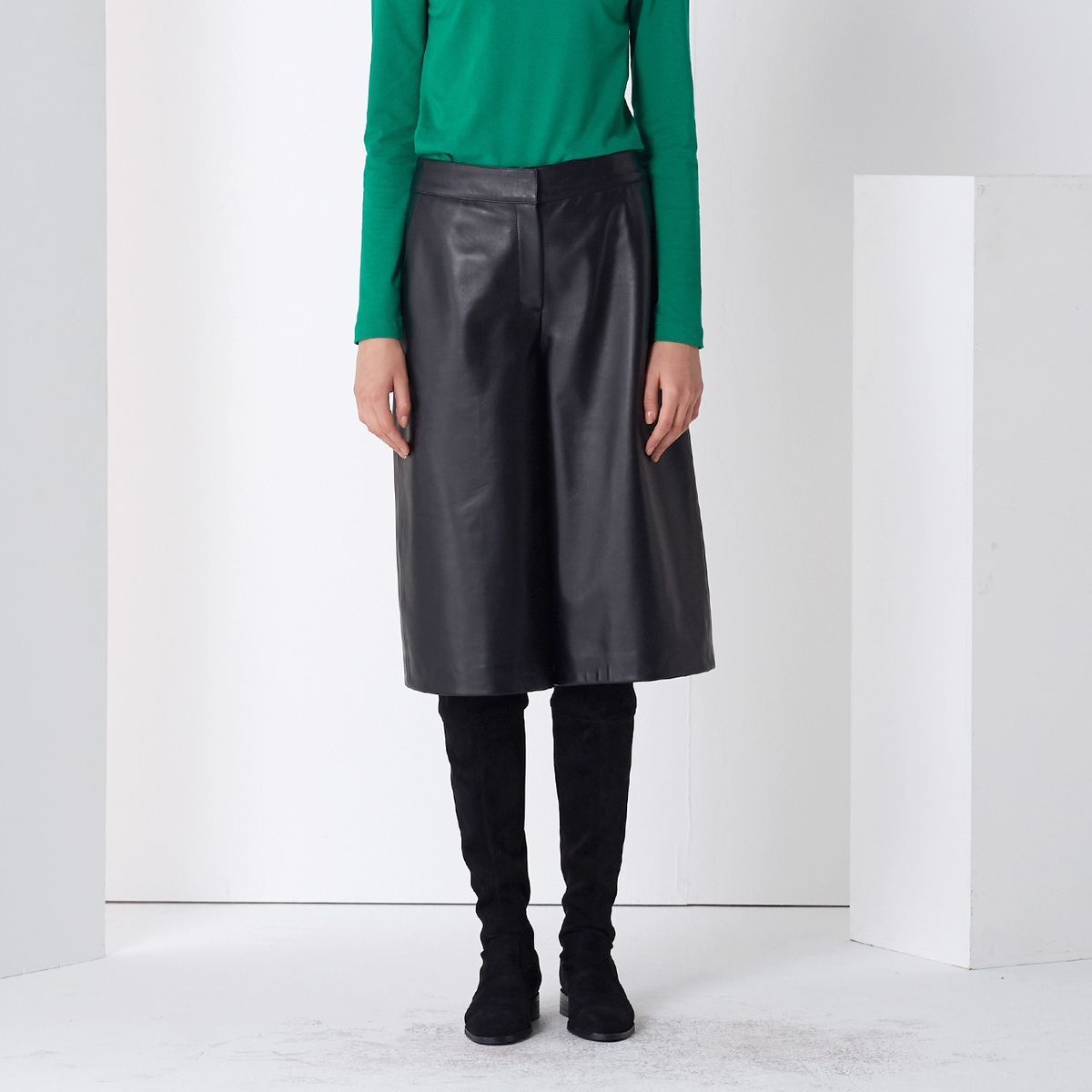 핀블랙(PINBLACK) LAMB SKIN MIDI WIDE PANTS BLACK