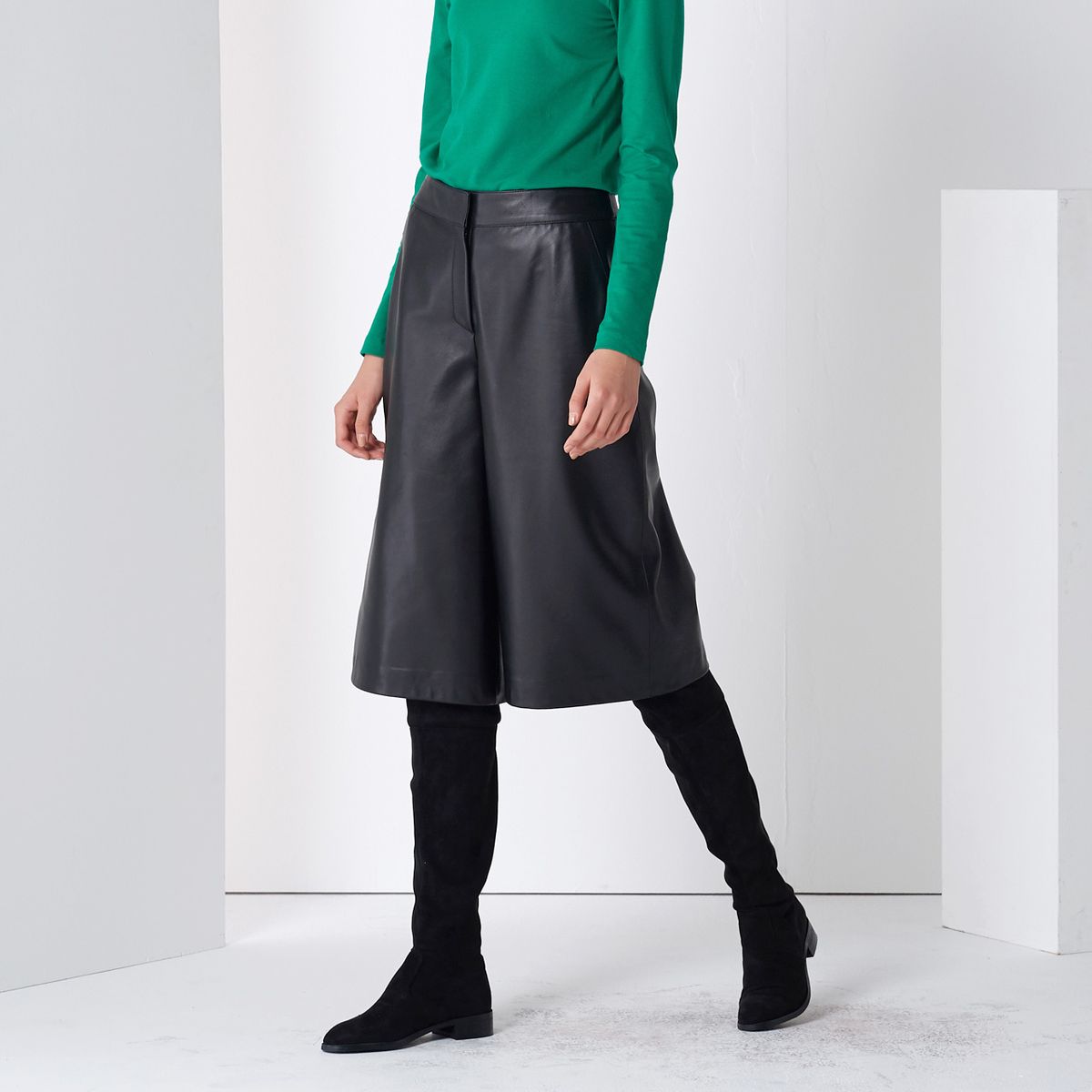 핀블랙(PINBLACK) LAMB SKIN MIDI WIDE PANTS BLACK