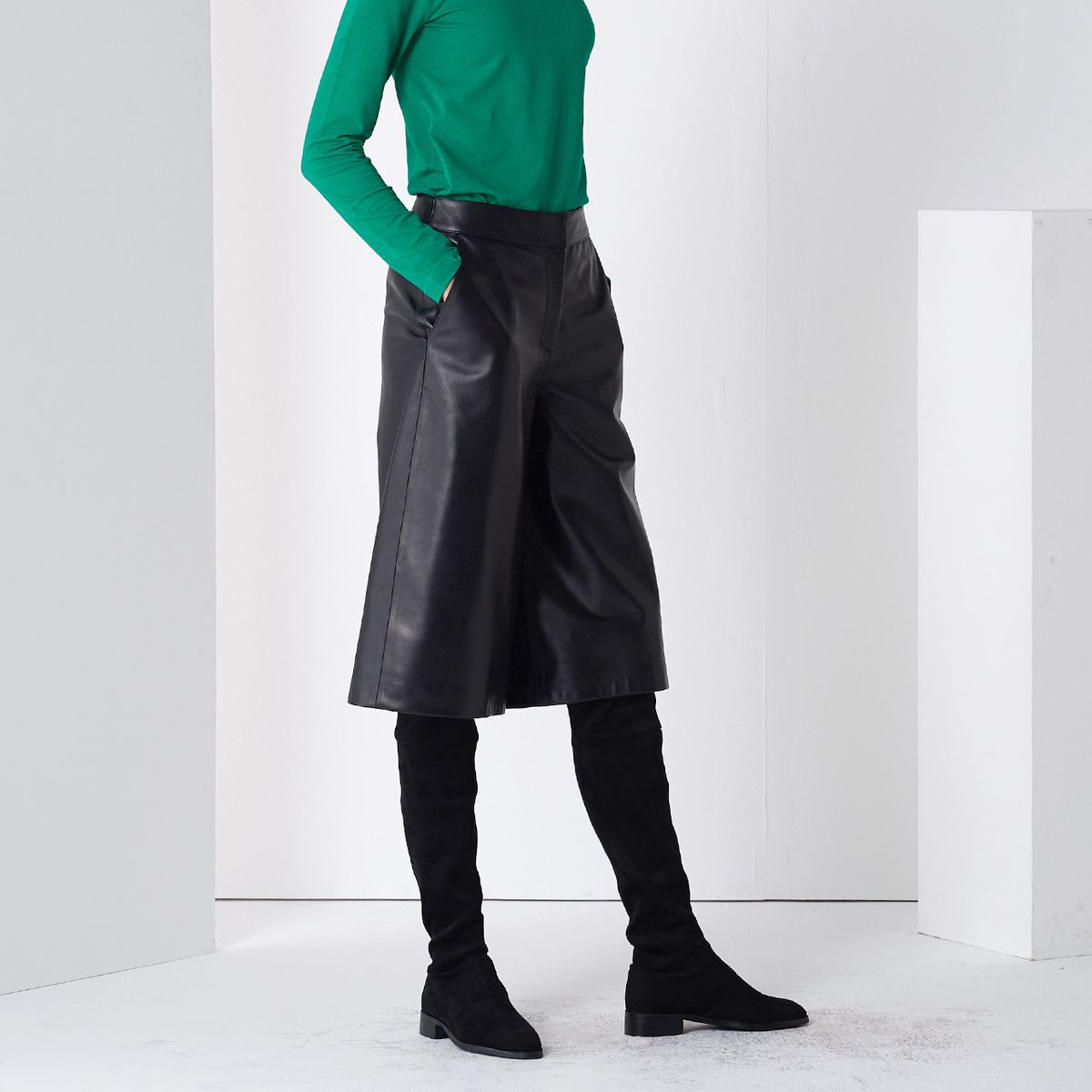 핀블랙(PINBLACK) LAMB SKIN MIDI WIDE PANTS BLACK
