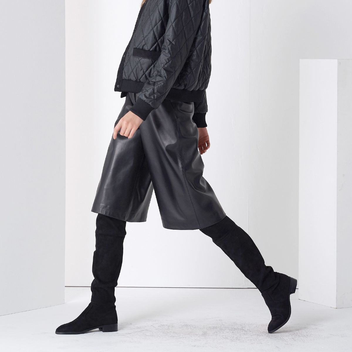 핀블랙(PINBLACK) LAMB SKIN MIDI WIDE PANTS BLACK