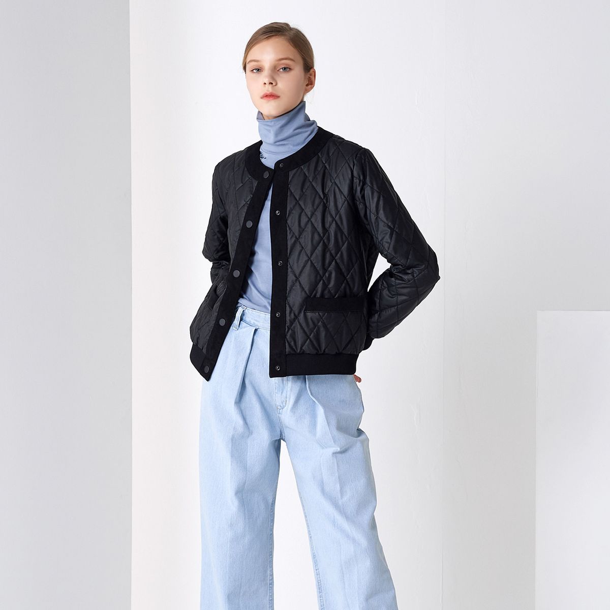 핀블랙(PINBLACK) ROUND-NECK QUILTING JUMPER BLACK