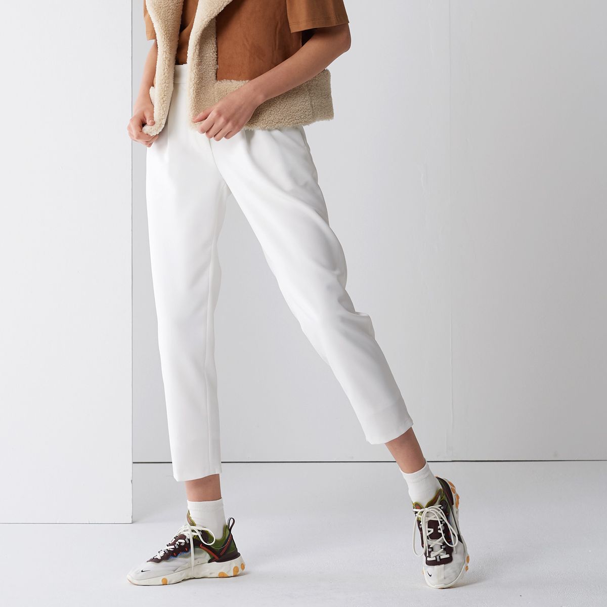 핀블랙(PINBLACK) CLASSICAL PANTS WHITE