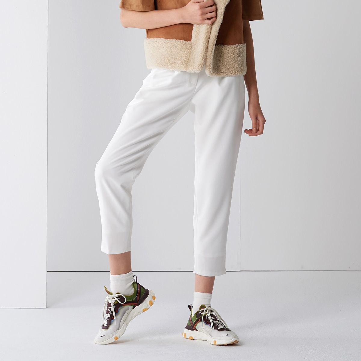 핀블랙(PINBLACK) CLASSICAL PANTS WHITE
