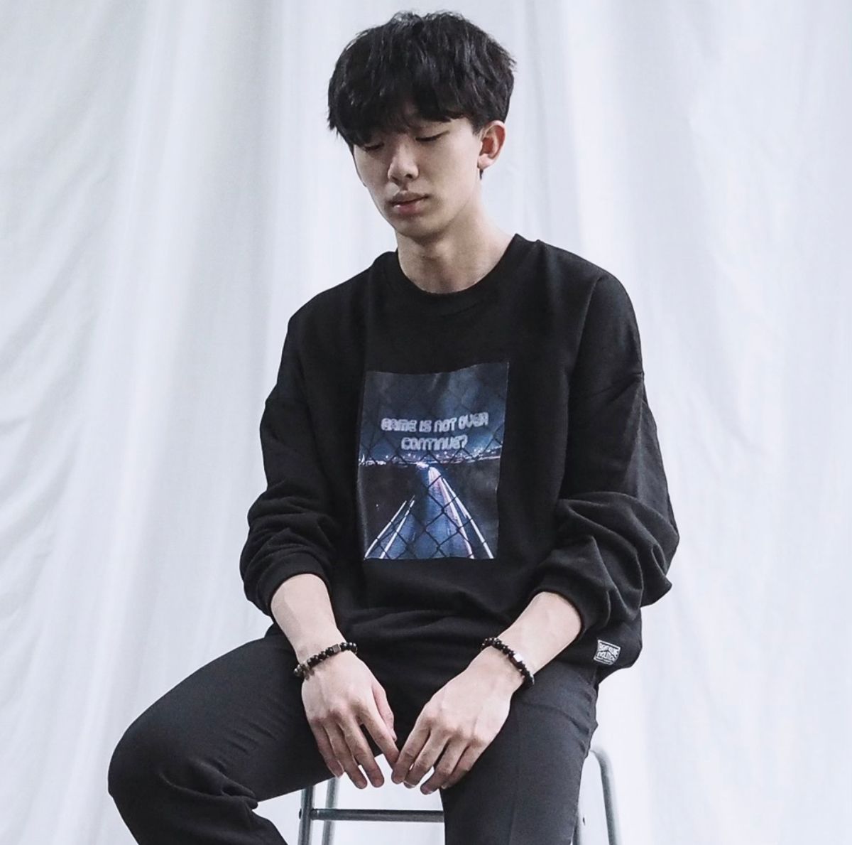 에잇볼륨(EIGHTVOLUME) EV 게임이스낫오버 오버핏 맨투맨