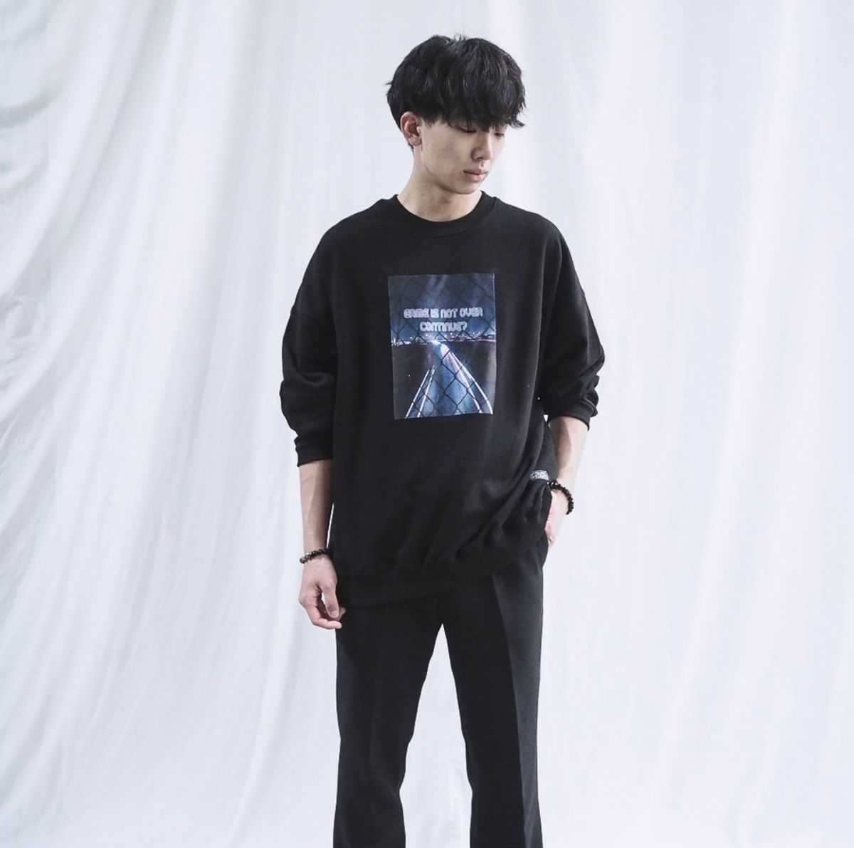 에잇볼륨(EIGHTVOLUME) EV 게임이스낫오버 오버핏 맨투맨