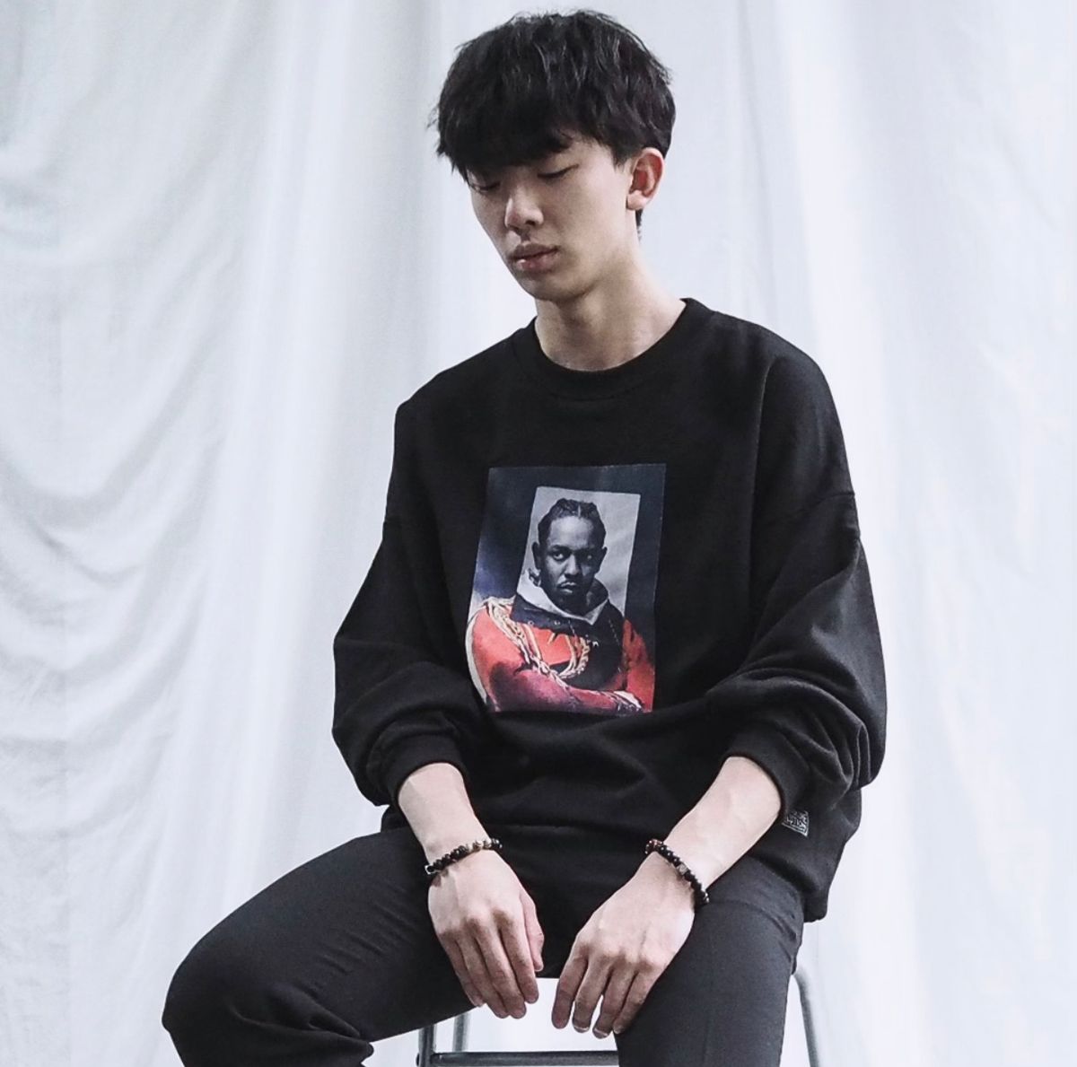 에잇볼륨(EIGHTVOLUME) EV 라마 포트레이트 오버핏 맨투맨
