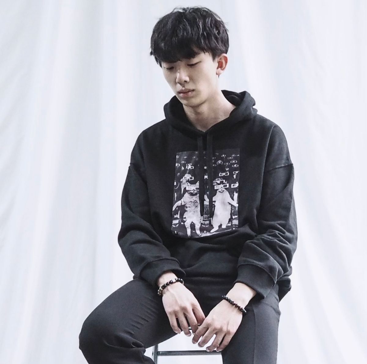 에잇볼륨(EIGHTVOLUME) EV 캣 시네마 오버핏 후드