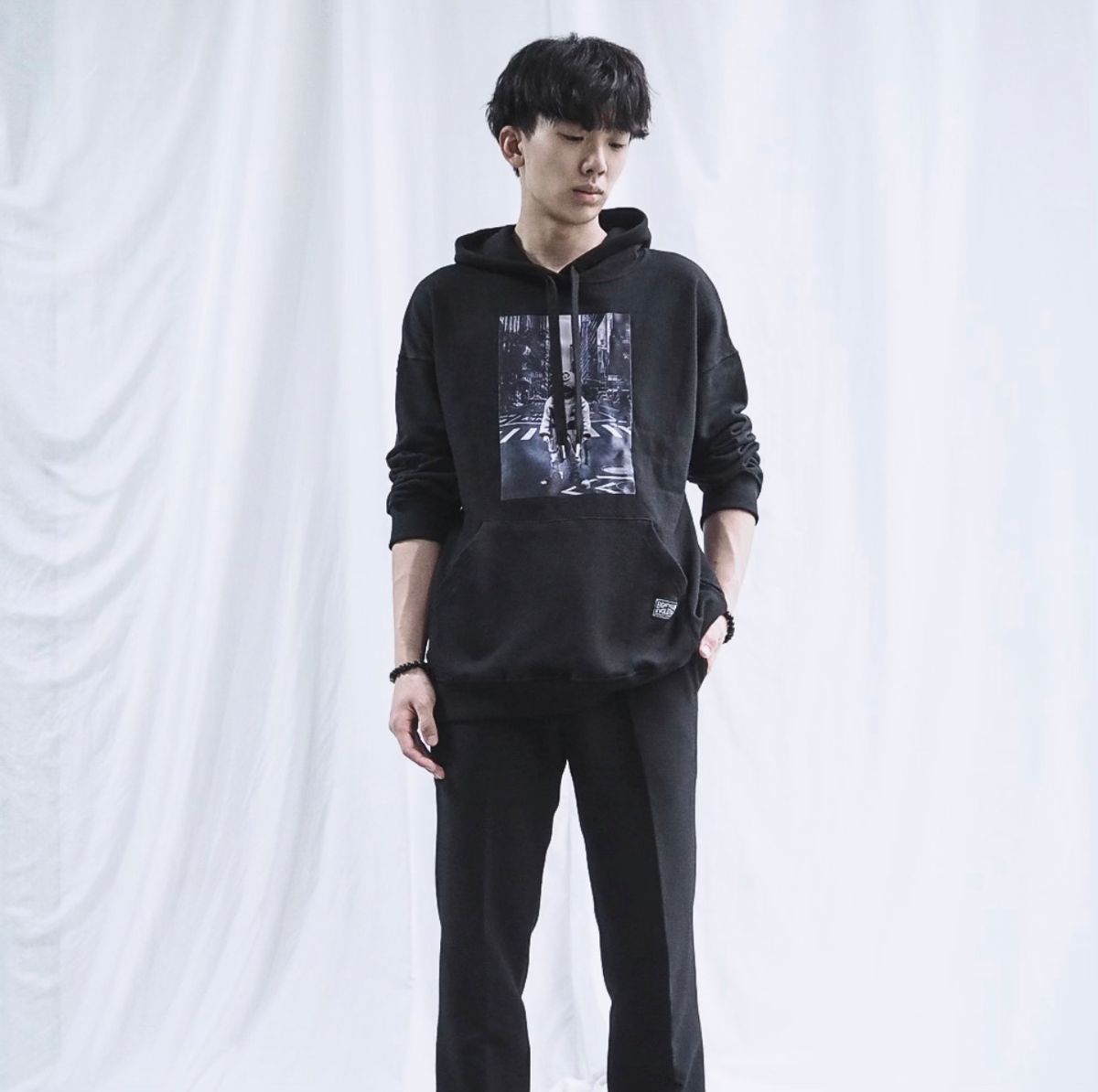 에잇볼륨(EIGHTVOLUME) EV 시티 다이버 오버핏 후드
