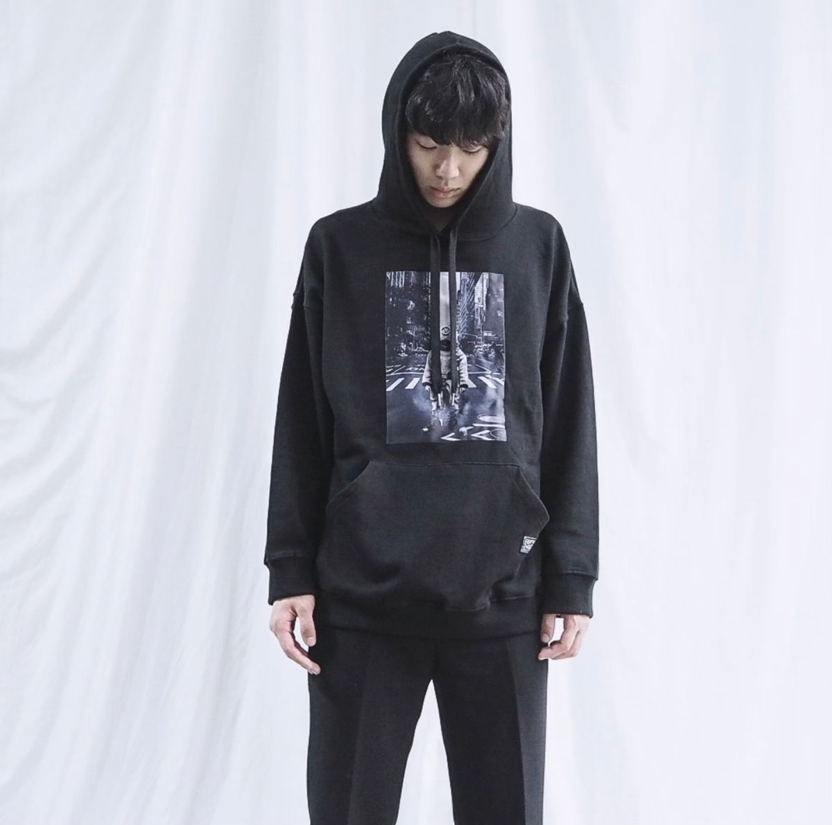 에잇볼륨(EIGHTVOLUME) EV 시티 다이버 오버핏 후드