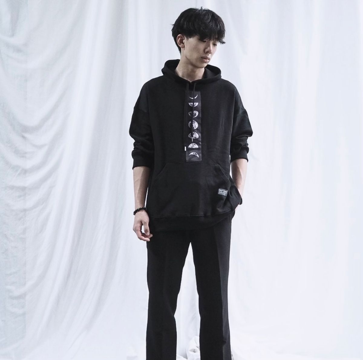 에잇볼륨(EIGHTVOLUME) EV 문 페이즈 오버핏 후드