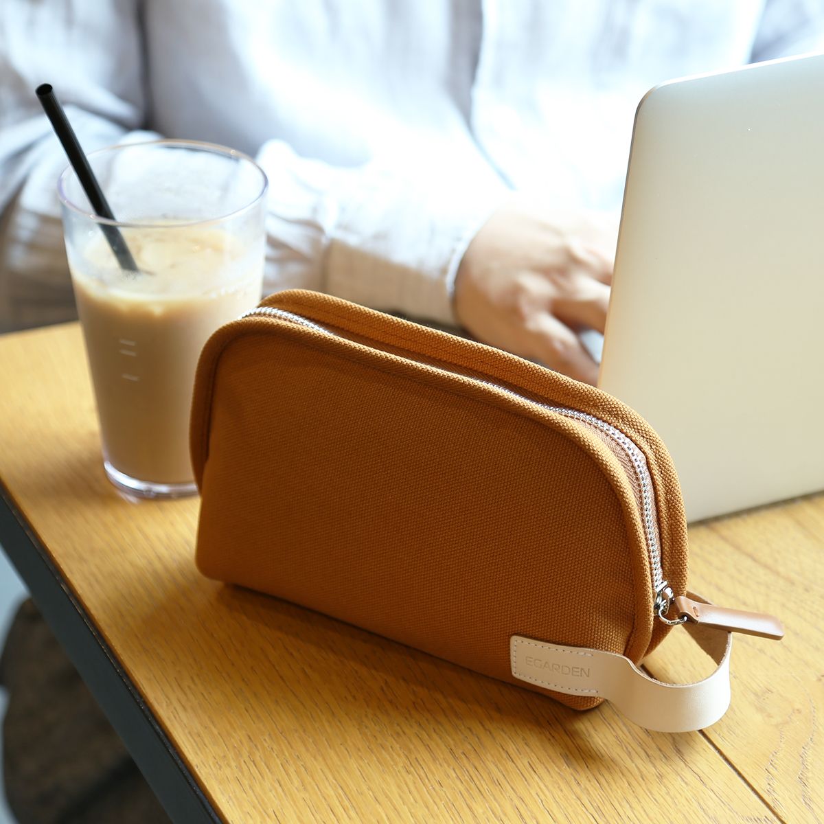 에가든(EGARDEN) iT POUCH 카라멜(캔버스)