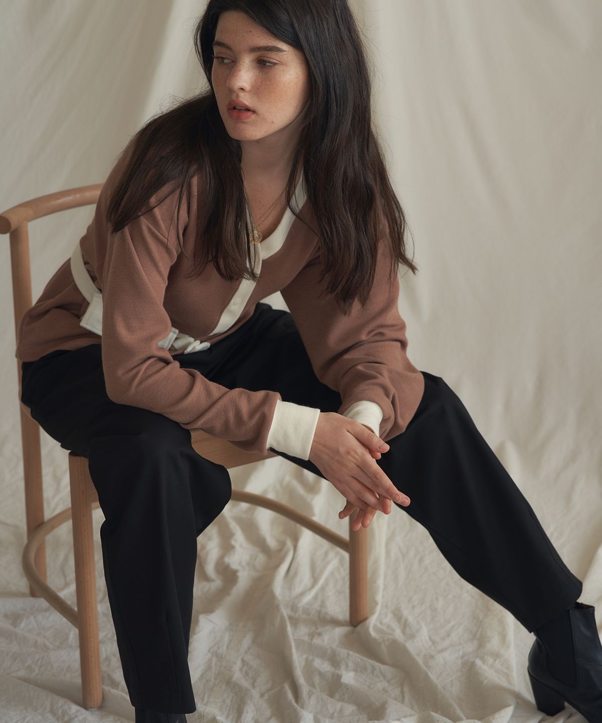 라티젠(LARTIGENT) ES FOUR TUCK PANTS(BLACK)