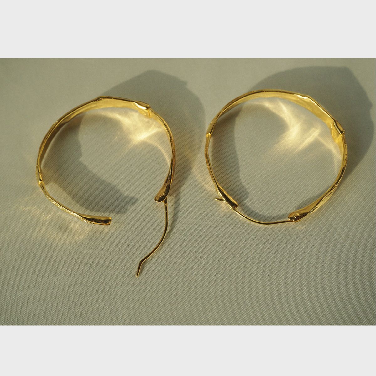 비자르 주얼리(BIZARRE JEWELRY) 티 컬렉션 써클 귀걸이