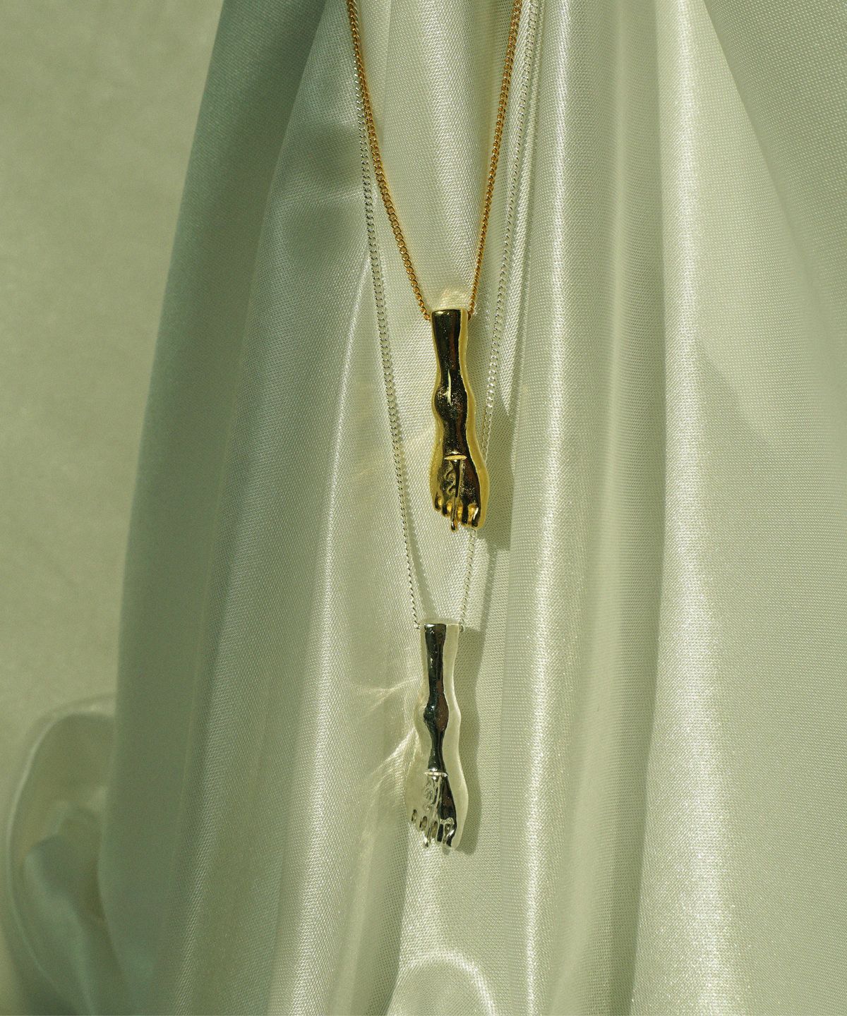 비자르 주얼리(BIZARRE JEWELRY) 우는 발  펜던트
