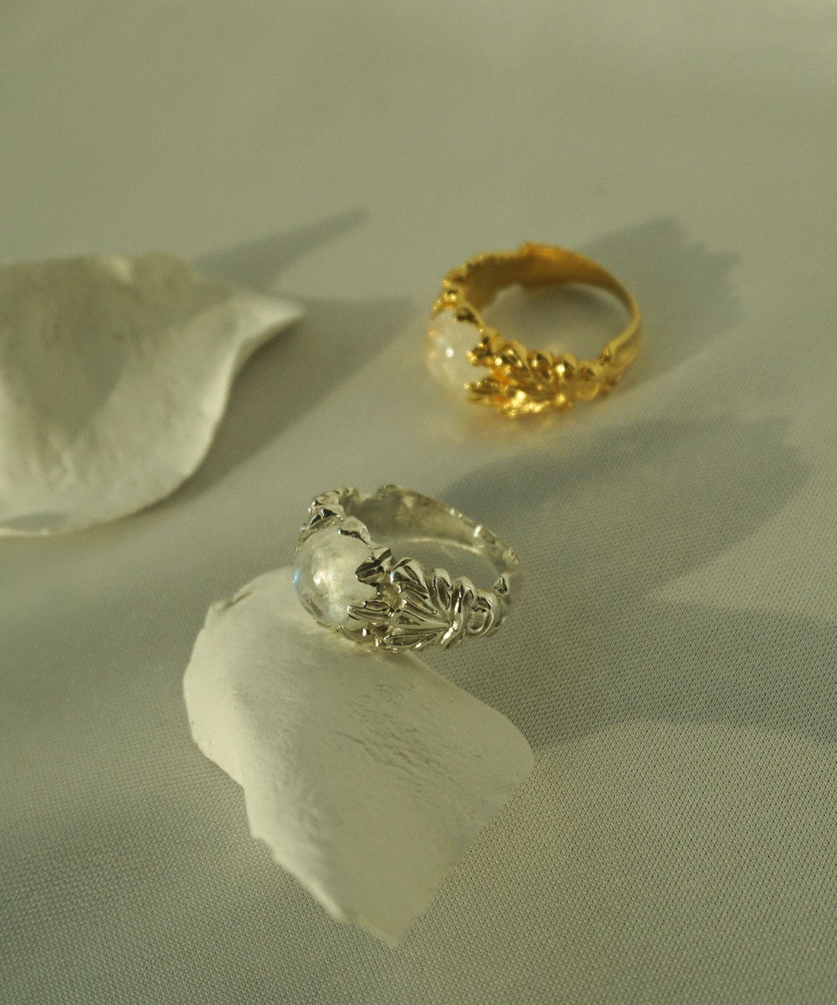비자르 주얼리(BIZARRE JEWELRY) 앙스트 블뤼테(레인보우 문스톤) 반지