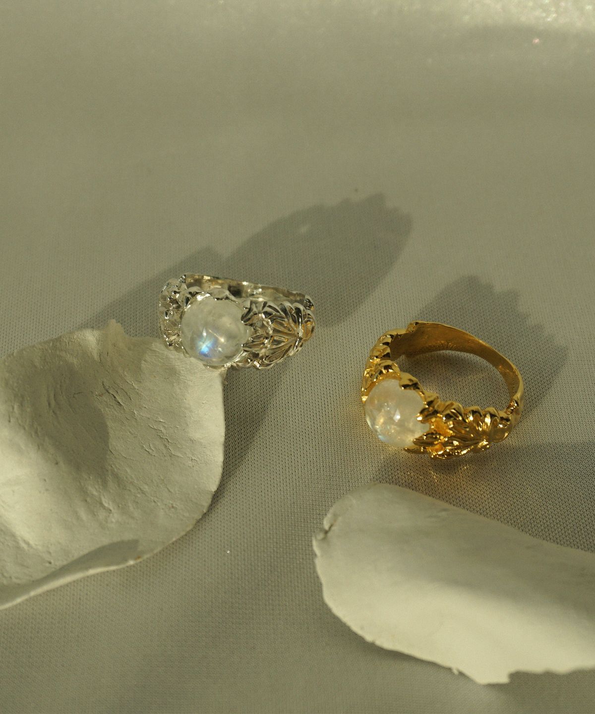 비자르 주얼리(BIZARRE JEWELRY) 앙스트 블뤼테(레인보우 문스톤) 반지