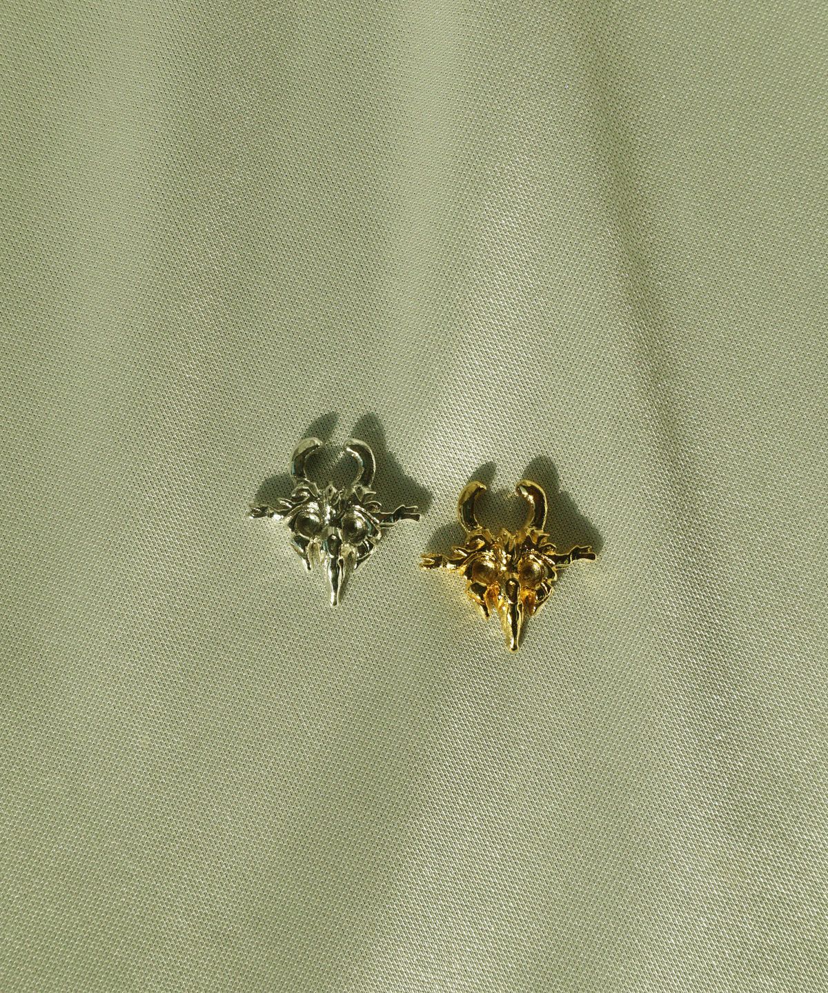 비자르 주얼리(BIZARRE JEWELRY) B 페이크 샙튬 피어스