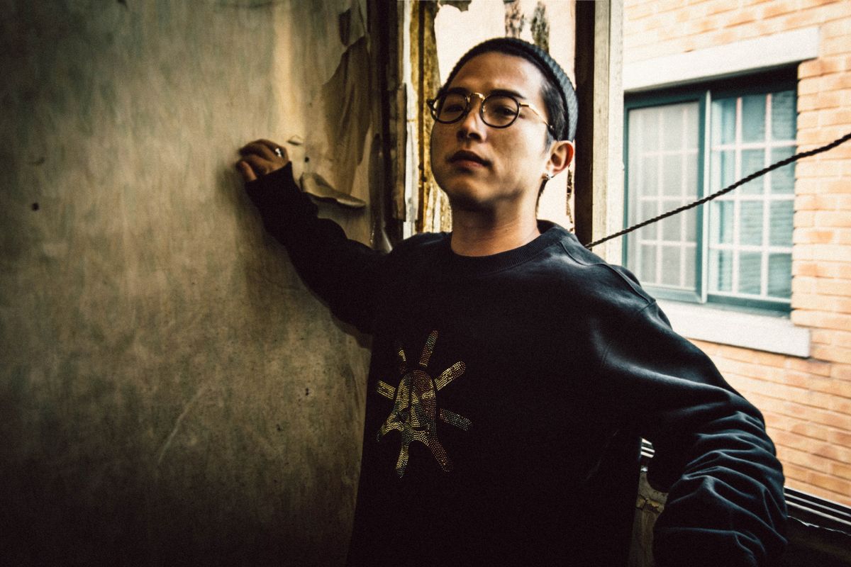 모빈스알(MOVINS.R) AXIO LUXOCTO SWEAT BLACK