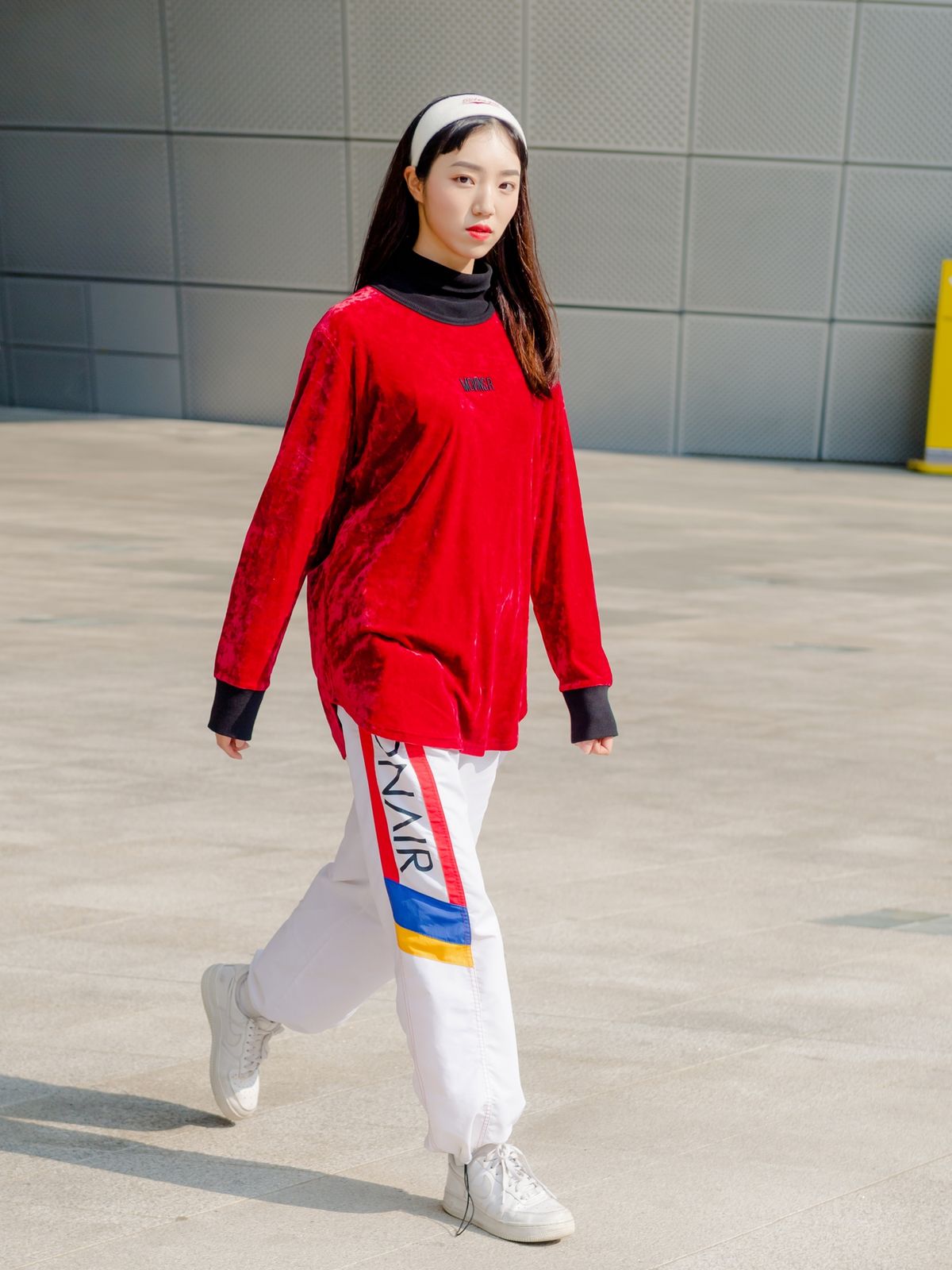 모빈스알(MOVINS.R) AXIO DARK MOON VELVET TOP ITALIAN RED