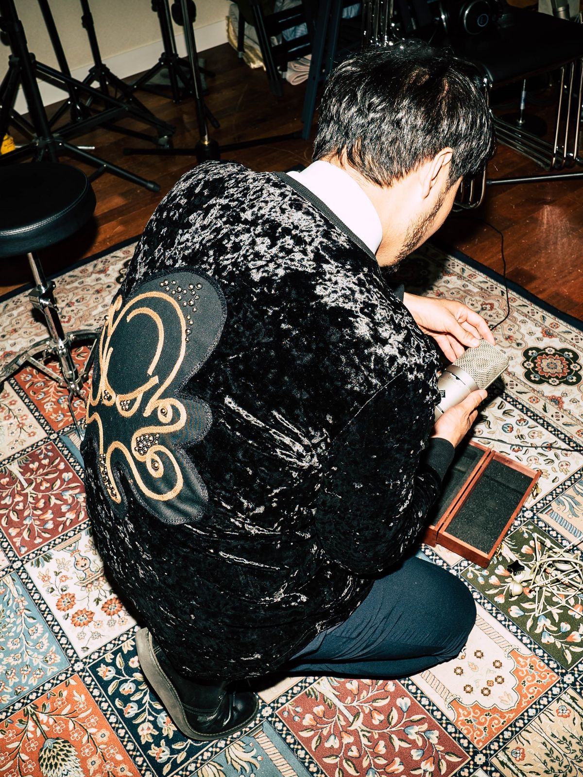 모빈스알(MOVINS.R) AXIO DARK MOON VELVET TOP BLACK