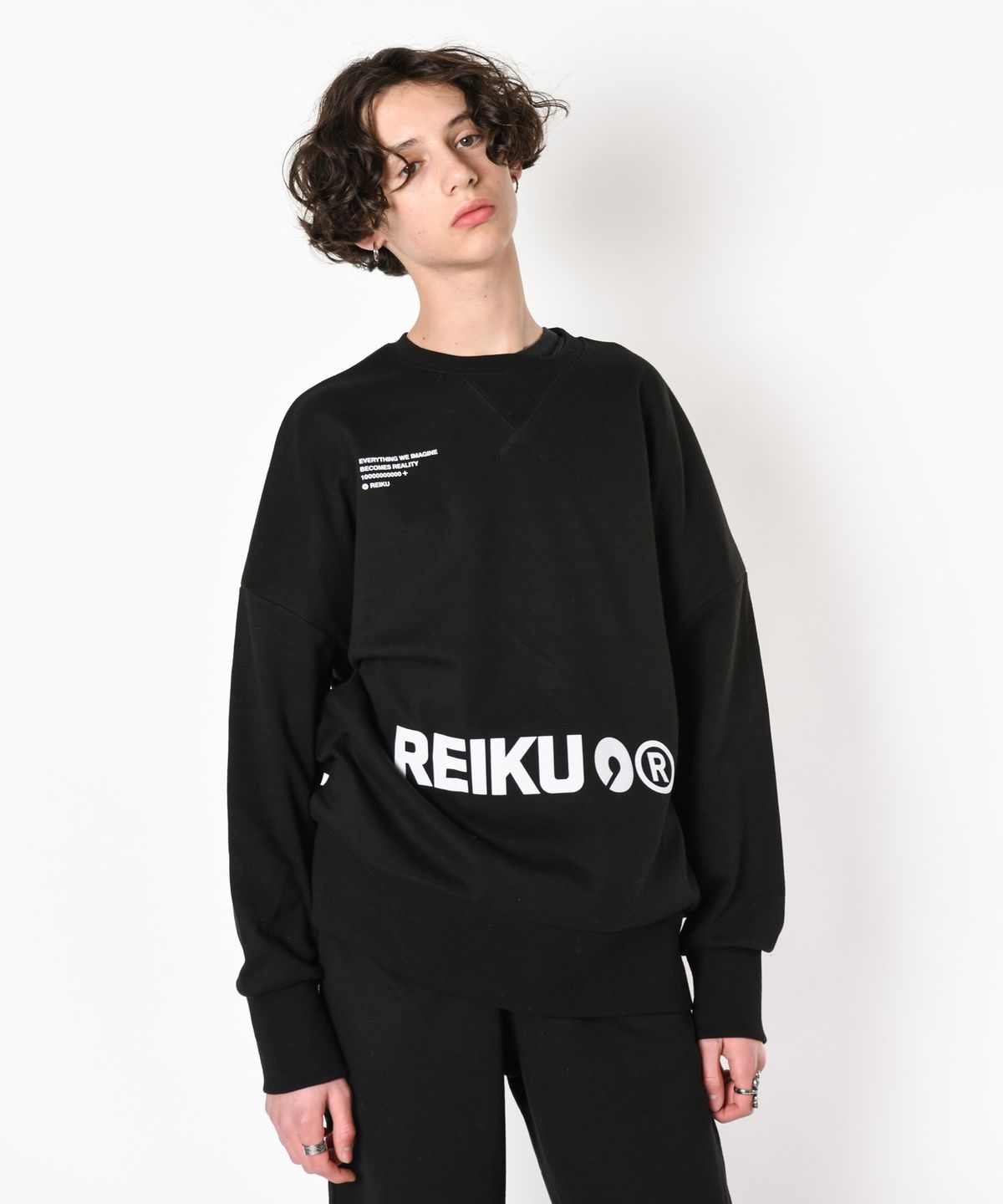 레이쿠(REIKU) rk logo-u overfit mtm black 오버핏 맨투맨