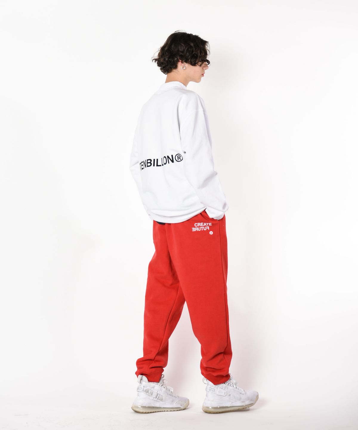 레이쿠(REIKU) rk tenbillion neck mtm white 반목 맨투맨