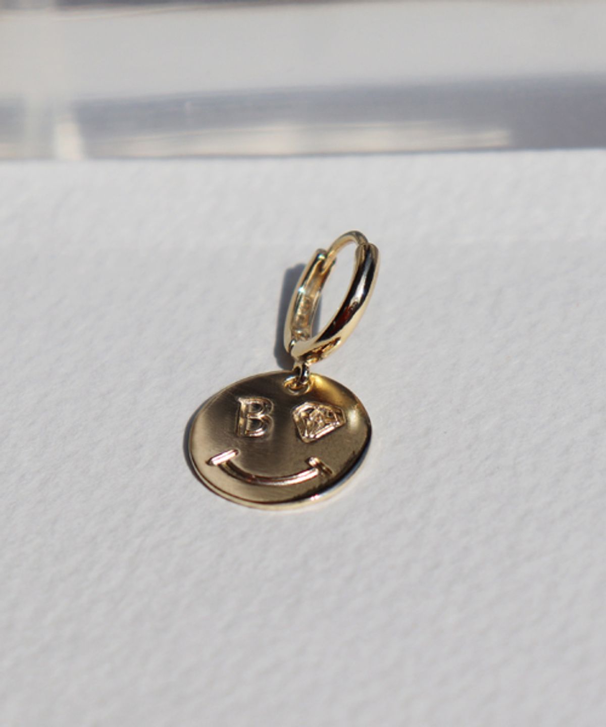 봉보(BONBEAU) Cute smile ring Earrings 코인 드롭 스마일 귀걸이