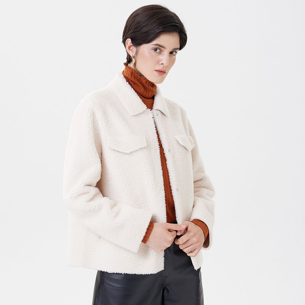 핀블랙(PINBLACK) REVERSIBLE ECO MUSTANG JACKET IVORY