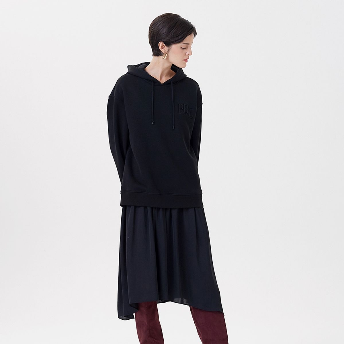 핀블랙(PINBLACK) HOOD SHIRRING ONE-PIECE BLACK
