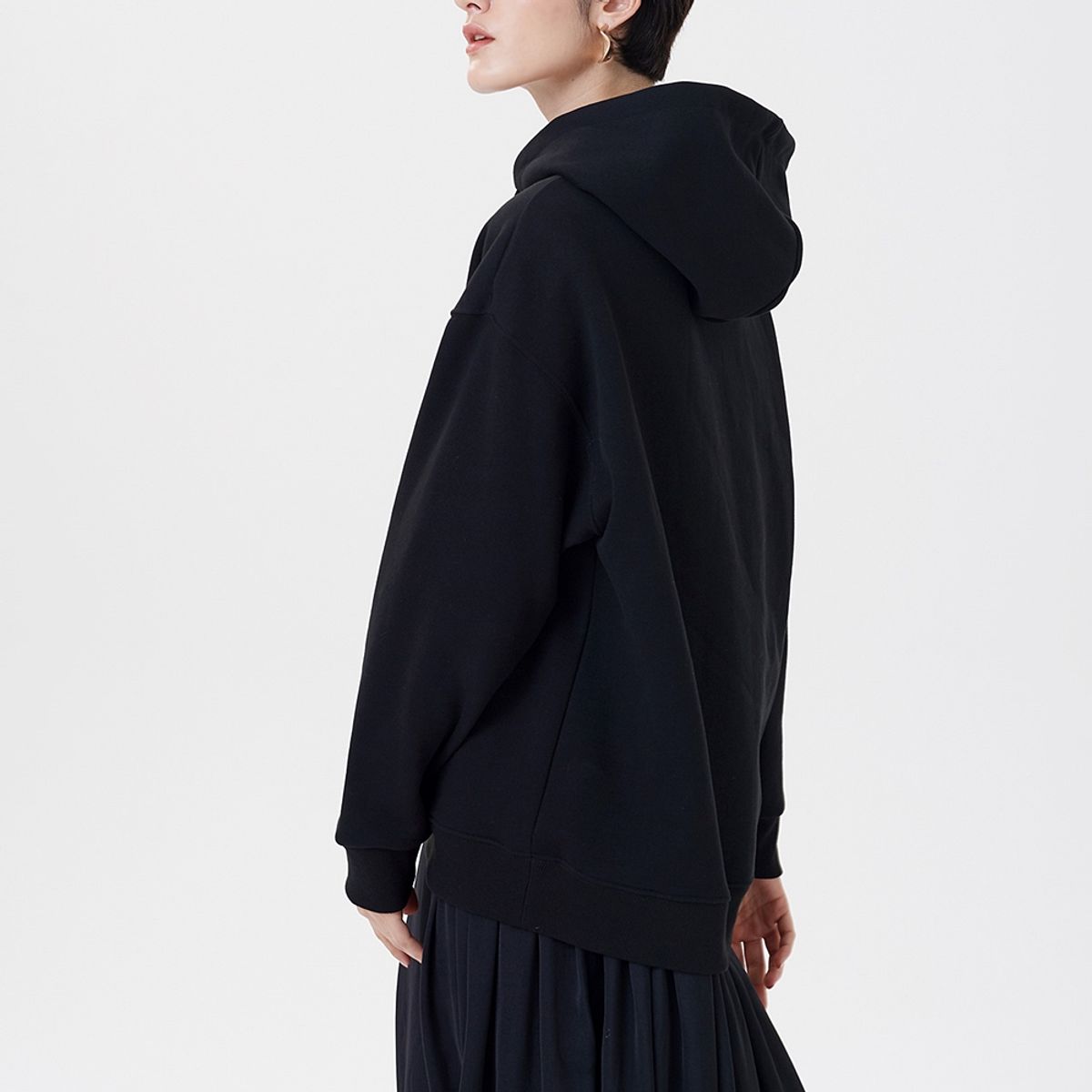 핀블랙(PINBLACK) HOOD SHIRRING ONE-PIECE BLACK