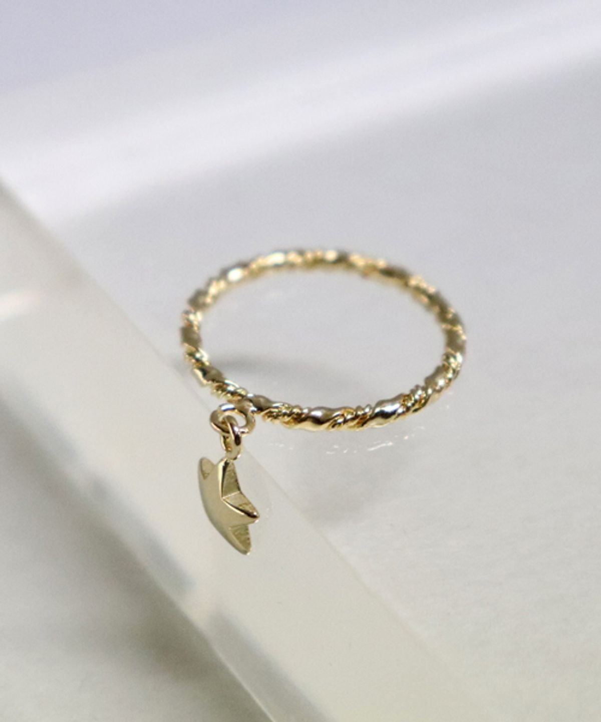봉보(BONBEAU) Double twist star drop Ring 더블 트위스트 링 별 달랑이 반지