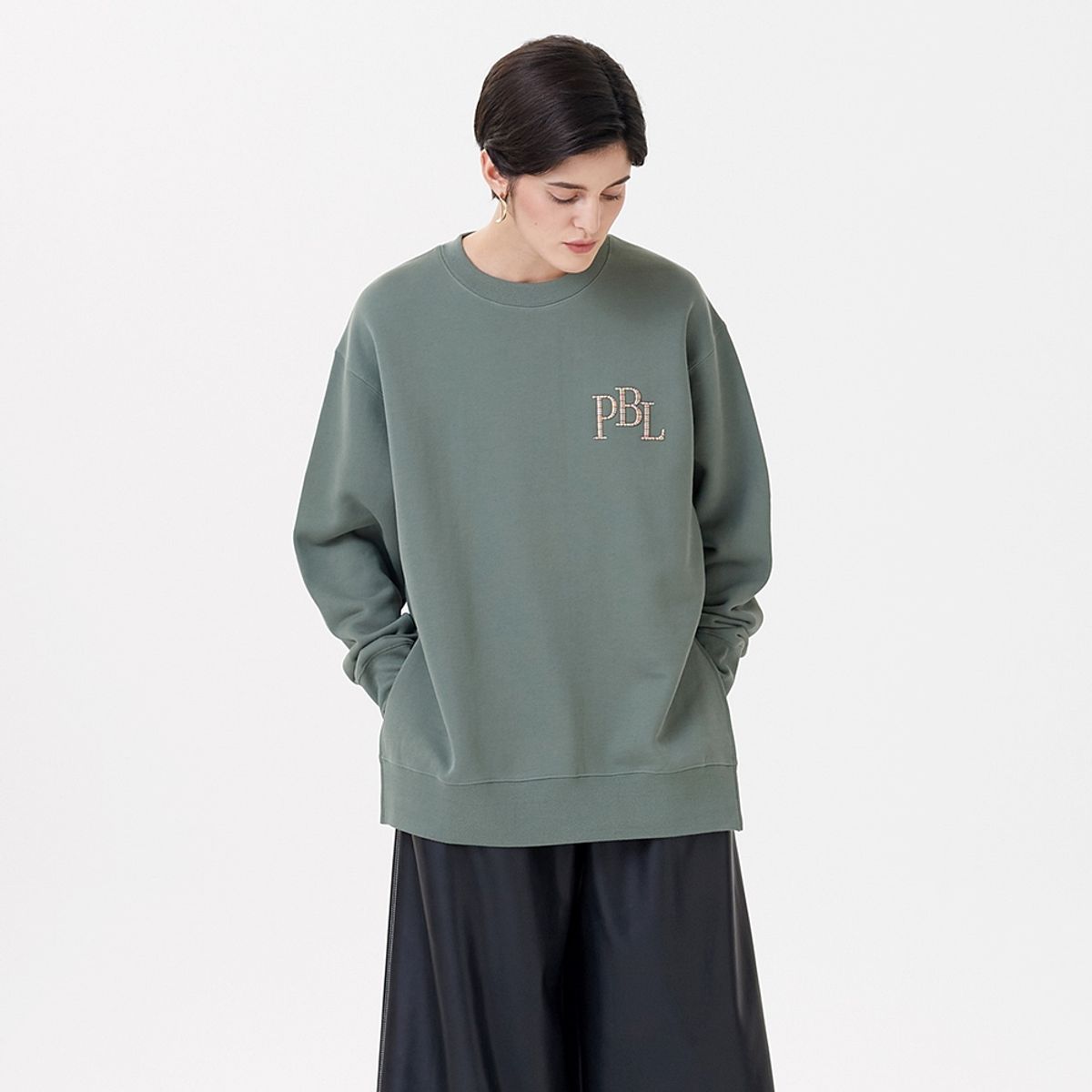 핀블랙(PINBLACK) UNISEX SLIT LOGO EMBROIDERY MTM GREEN