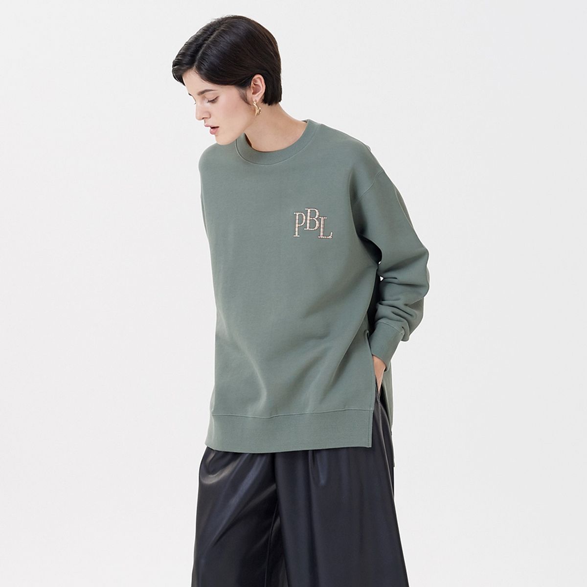 핀블랙(PINBLACK) UNISEX SLIT LOGO EMBROIDERY MTM GREEN