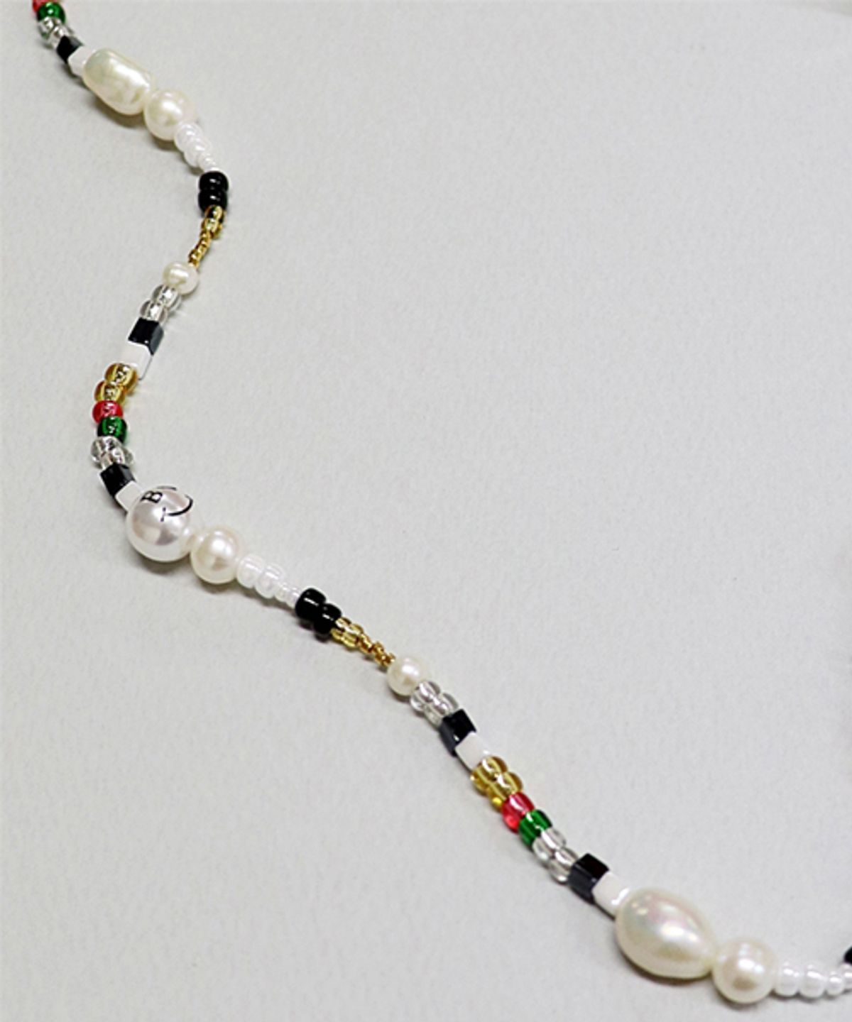 봉보(BONBEAU) Pearl smile mild color beads Necklace 스마일 진주 마일드 컬러 비즈목걸이