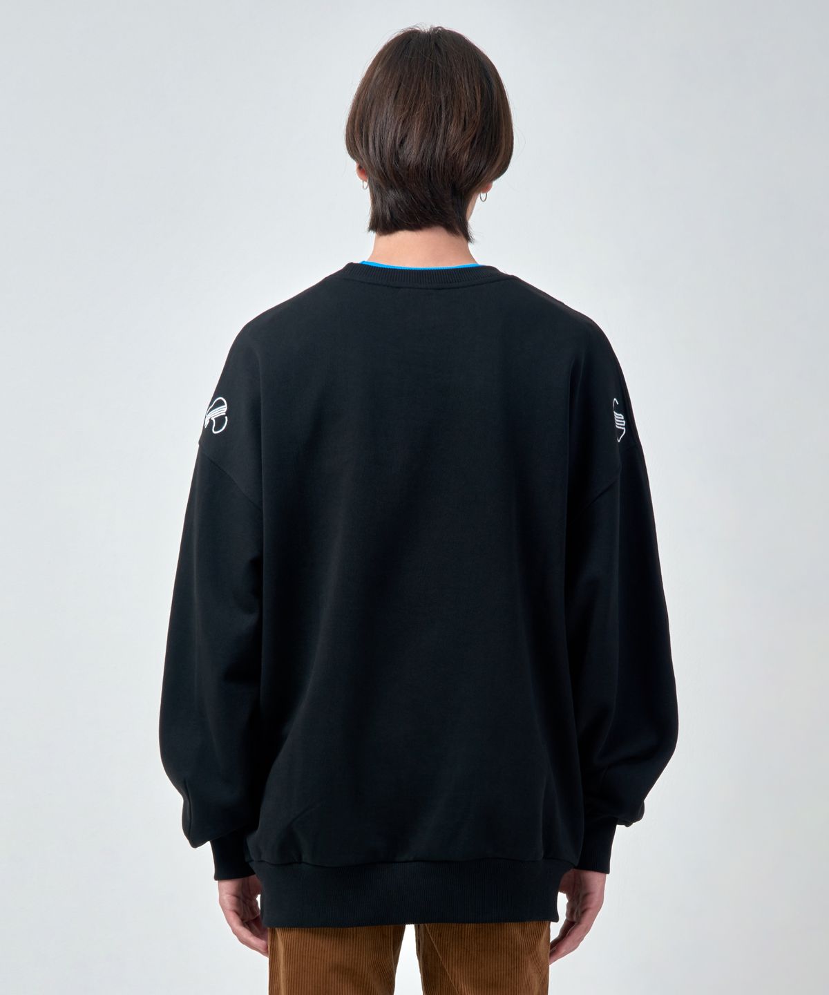 에스에스큐알(SSQR) Unisex Embroidered Sweatshirt ZOC_02_BLACK_LARGE