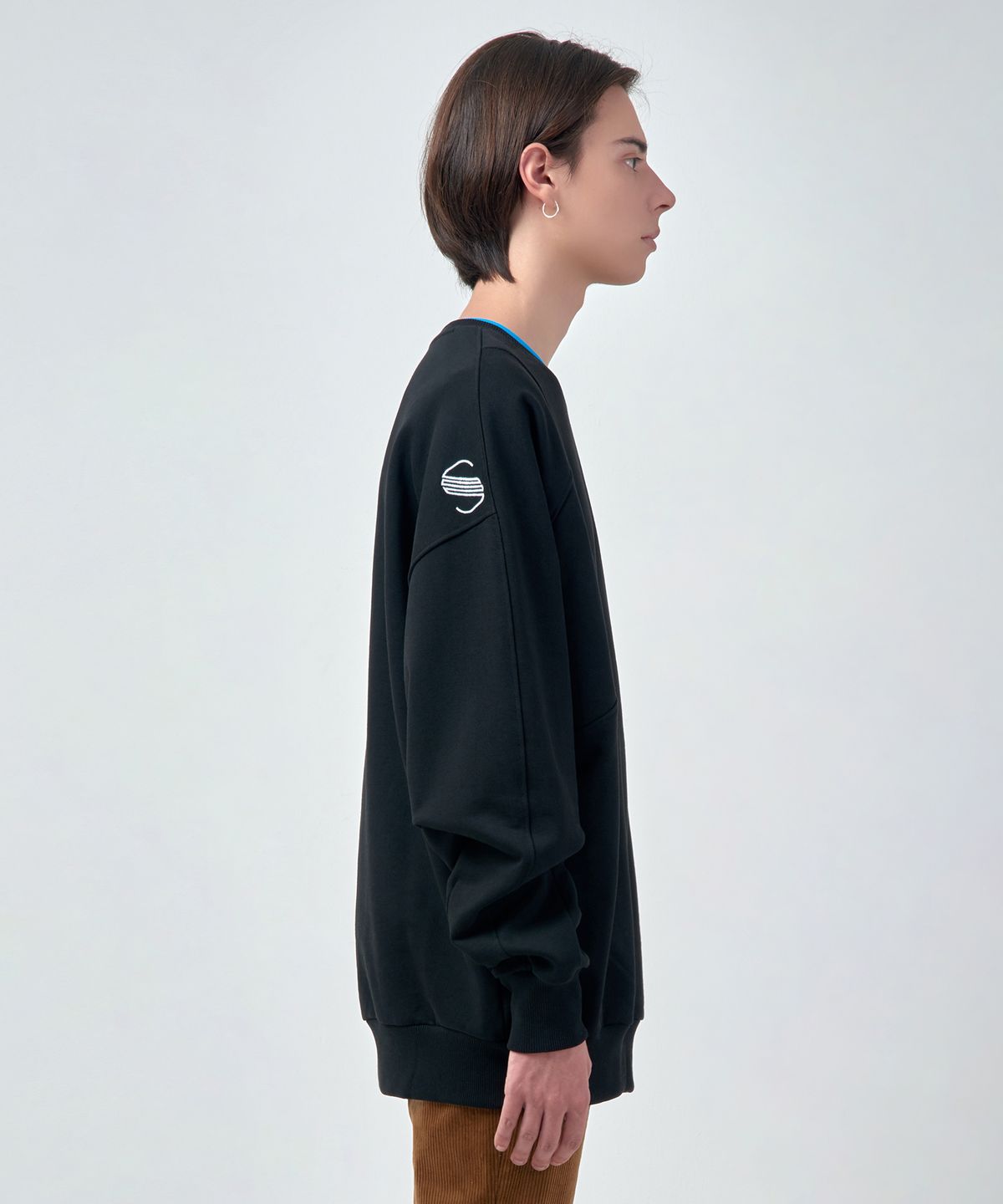 에스에스큐알(SSQR) Unisex Embroidered Sweatshirt ZOC_02_BLACK_LARGE