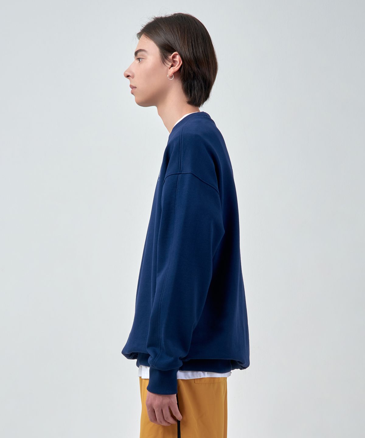 에스에스큐알(SSQR) Unisex Embroidered Sweatshirt VAN_01_NAVY_LARGE