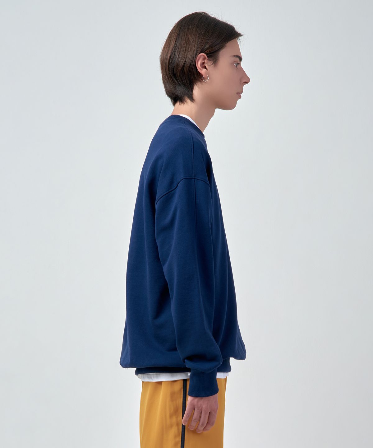 에스에스큐알(SSQR) Unisex Embroidered Sweatshirt VAN_01_NAVY_LARGE
